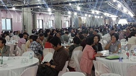 발디딜틈 없는 명동, 르와지르 호텔 사업설명회 눈길