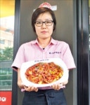 [주목! 이 점포] 식사후 매장안 카페서 디저트 서비스…月 매출 1억3000만원