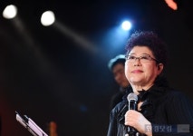 [포토] 양희은, 어머니처럼 부드러운 미소~