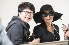 김혜자 화보, 70대 맞아? 나이 의심케 하는 '파격 연출'