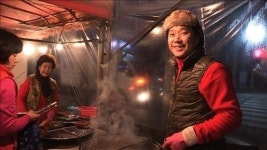 수원 통닭 골목, 닭장 놓고 튀겨주던 70년대부터 지금까지…훈훈