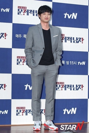 [포토] 페퍼톤스 이장원 '카이스트 뇌섹남의 수트발'