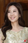 [스타N 포커스] 이현주 시상식 방불케한 황금 드레스