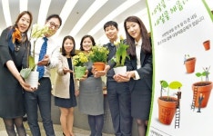 중진公, 비 올때 중소기업에 맞춤 우산 씌워주는 친구