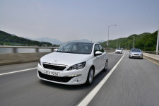 [시승기+] 3000만원 수입차의 재발견 푸조 308 1.6