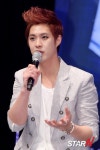 [포토] 엠블랙 승호 거울로 돌아왔어요