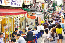 [골목시장 주말 나들이] 청년장사꾼 감자집 등 SNS 입소문…2030 북적이는 맛집골목 변신