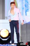 [포토] 2PM 우영 단추 풀고 남성미 발산