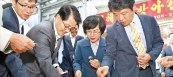 진웅섭·권선주, 추석맞이 전통시장 방문