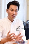 [잡프런티어 시대, 전문대에 길을 묻다] 에드워드 권 셰프의 예능화, 문제다