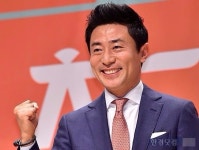 김범수 아나운서, 일반인女와 비밀 결혼… 안문숙에 