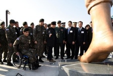 효성, 평화통일 염원 담은 평화의 발 제막식 진행