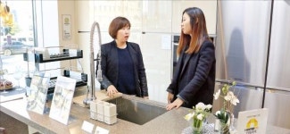 가경벽지판매장 | [커지는 집수리 시장] 분당·일산 등 20년 넘은 집 700만가구 육박…고치고, 꾸미고, 겉은 낡아도 내부는 '새 집'