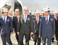 SK, 글로벌 기업과 손잡고 신시장 개척 가속