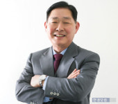 [김하나 기자의 시선집중! 이 사람]밤마다 클럽행, 회장님이 미쳤어요…흥복 현동배 회장