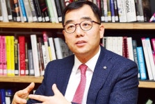 [Cover Story] 강신호 CJ프레시웨이 대표 안전한 먹거리 정공법 통해…2020년까지 매출 10조 클럽 들 것