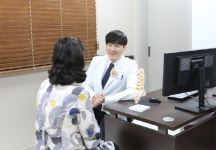 백세까지 건강한 무릎관절 지키기, 무릎통증 관리법과 치료법은?