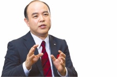기쿠치 다케히코 한국닛산 대표 20만대 넘게 팔린 리프 개량…테슬라3와 승부