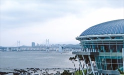 [여행의 향기] 화려한 야경의 미래도시…낭만이 가득한 달맞이길…바다를 따라 부산을 걷다