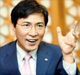 안희정 기업가들과 새로운 시대 동업하고 싶다…충남지사 인터뷰 전문