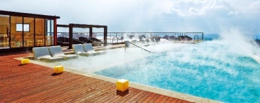 [호텔의 향기] 바다 바람 온 몸으로 맞으며 수영…제주의 가을은 여전히 핫 하다