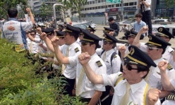대한항공 조종사 노조, 11년만에 파업하나…