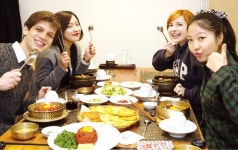 [여행의 향기] 밝게 미소 짓는 관광 코리아…친절한 당신이 국가대표 !