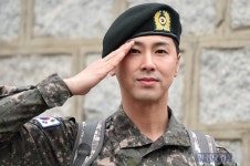 [HEI포토] 유노윤호, 늠름한 모습의 정병장