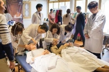 미용침 활용 구안와사 치료 단아안한의원, 외국인 한방의료 체험 행사 참여 호평