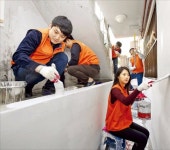 [나눔 실천하는 기업] 한화건설 장애인 시설에 꿈에그린 도서관...건축 꿈나무 키우는 재능 기부도