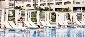 [여행의 향기] 달빛 수영 즐기며…한적한 제주서 휴가