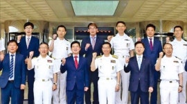 해군 3함대·목포신항만운영의 10년 특별한 우정