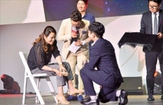 [취업에 강한 신문 한경 JOB] 뉴커머스 데이 참석자 10명 중 1명…롯데정보통신 직원·가족인 까닭?