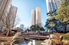 [한경 주거문화대상] 현대산업개발, 대지면적 40% 이상이 조경…자연을 담다