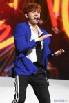 [포토] 온앤오프 효진, 소녀팬 마음 흔드는 부드러운 미소~