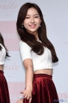 [포토] 에이프릴 예나, 손잡아줘요~