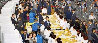 총 공사비 2.6조원 반포1 재건축 수주전, 현대건설이 웃었다