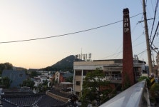 75년 역사 품은 삼청동 코리아 목욕탕 문닫는다…사진관 변신