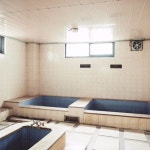 75년 역사 품은 삼청동 코리아 목욕탕 문닫는다…사진관 변신