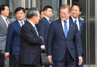 [청와대 오늘은] 문재인 대통령, 미·중·일·러 4강 대사에 신임장 수여