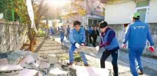 [사회공헌] 포항 지진피해 복구 성금… 계열사별 봉사도