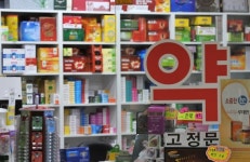 야간·휴일 藥 조제료 30%↑…약국들은 쉬쉬