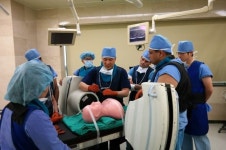 지구반대편까지 뻗어가는 의료한류…우리들병원 기술 배우러 37개 나라서 방문