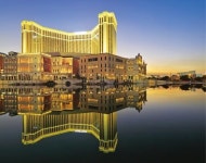 [여행의 향기] 낮도 밤도 찬란하다… 컬러풀 마카오