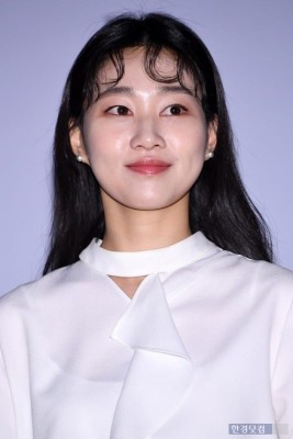 [포토] 하윤경, '긴장되는 언론시사회' | 포토뉴스