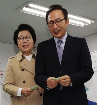 김윤옥 여사, 이르면 내주 비공개소환…이순자·권양숙 이어 세번째