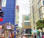 이대역 골목상권, 오피스텔 거리로 변신 중