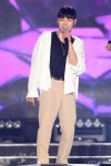 [포토] 휘성, 팬들 바라보며 부드러운 미소~ (2018 드림콘서트)