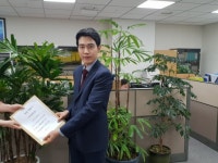 이혼변호사가 본 '불합리한 이혼' …이인철 변호사, '부부의 날' 맞아 국회 청원