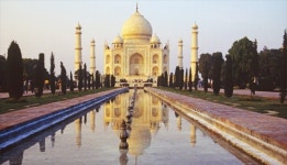 [여행의 향기] 이슬람 무굴제국 황제의 아름다운 사랑이 묻힌 세계 7대 불가사의 타지마할